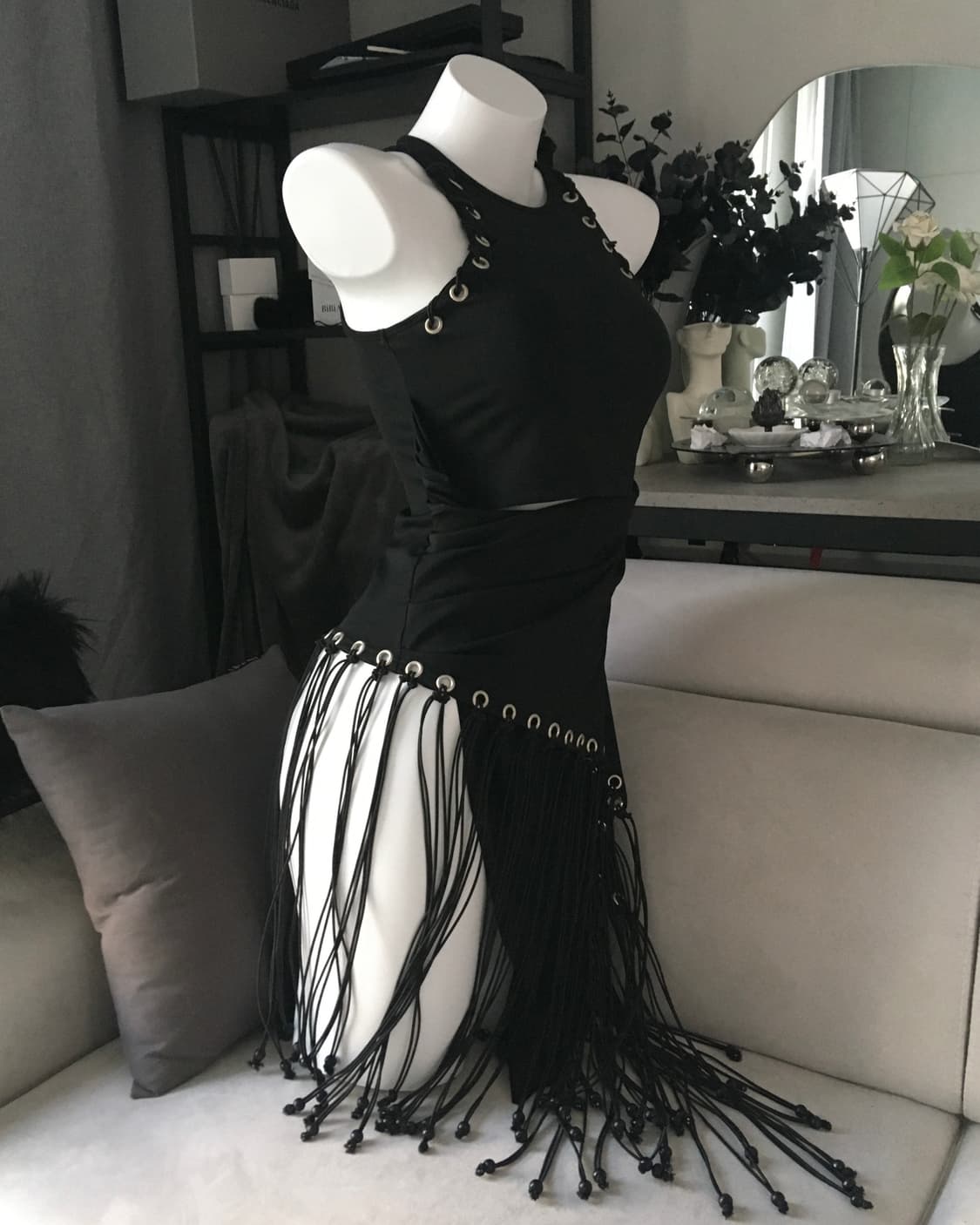 ༒ OBLIQUE EYELET TASSEL SLEEVELESS 상품이미지2