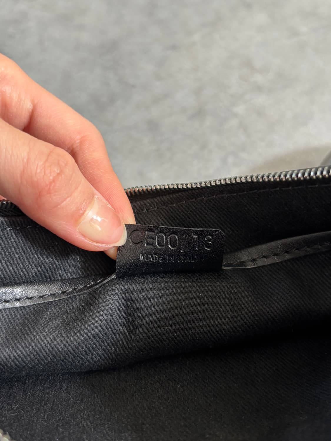 Celine 셀린느 빈티지 블랙 스웨이드 마카담 백 상품이미지9