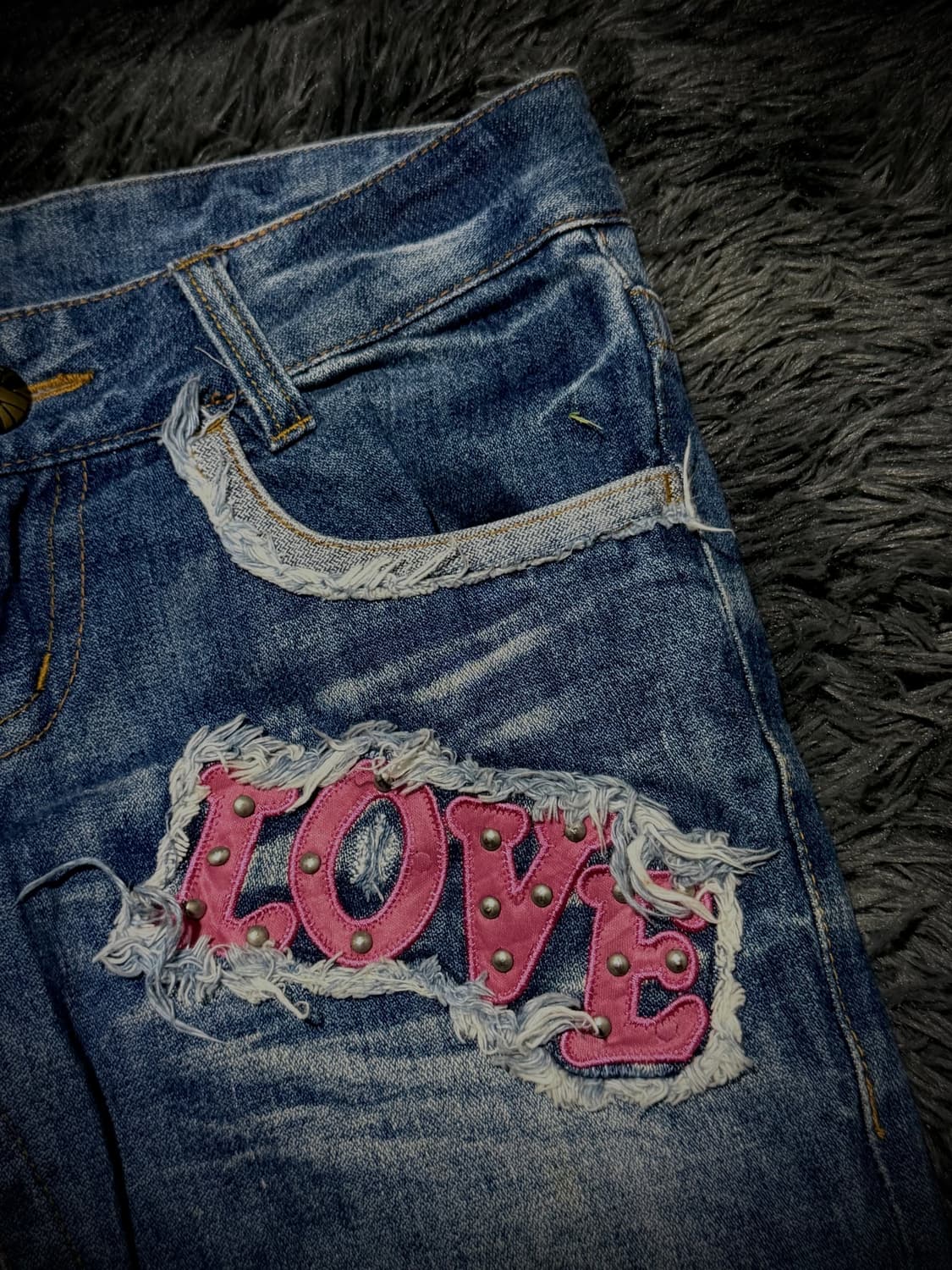 Pinklatte LOVE 패치 스터드 백포켓 유니온잭 데님팬츠 상품이미지5