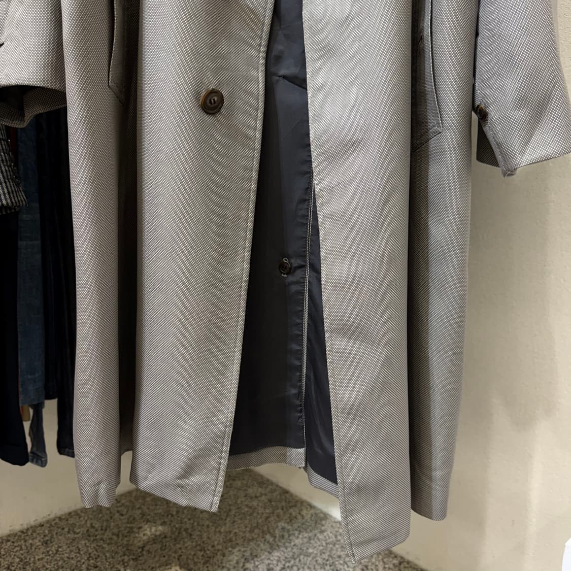 버버리 클래식핏 트렌치 코트 상품이미지3