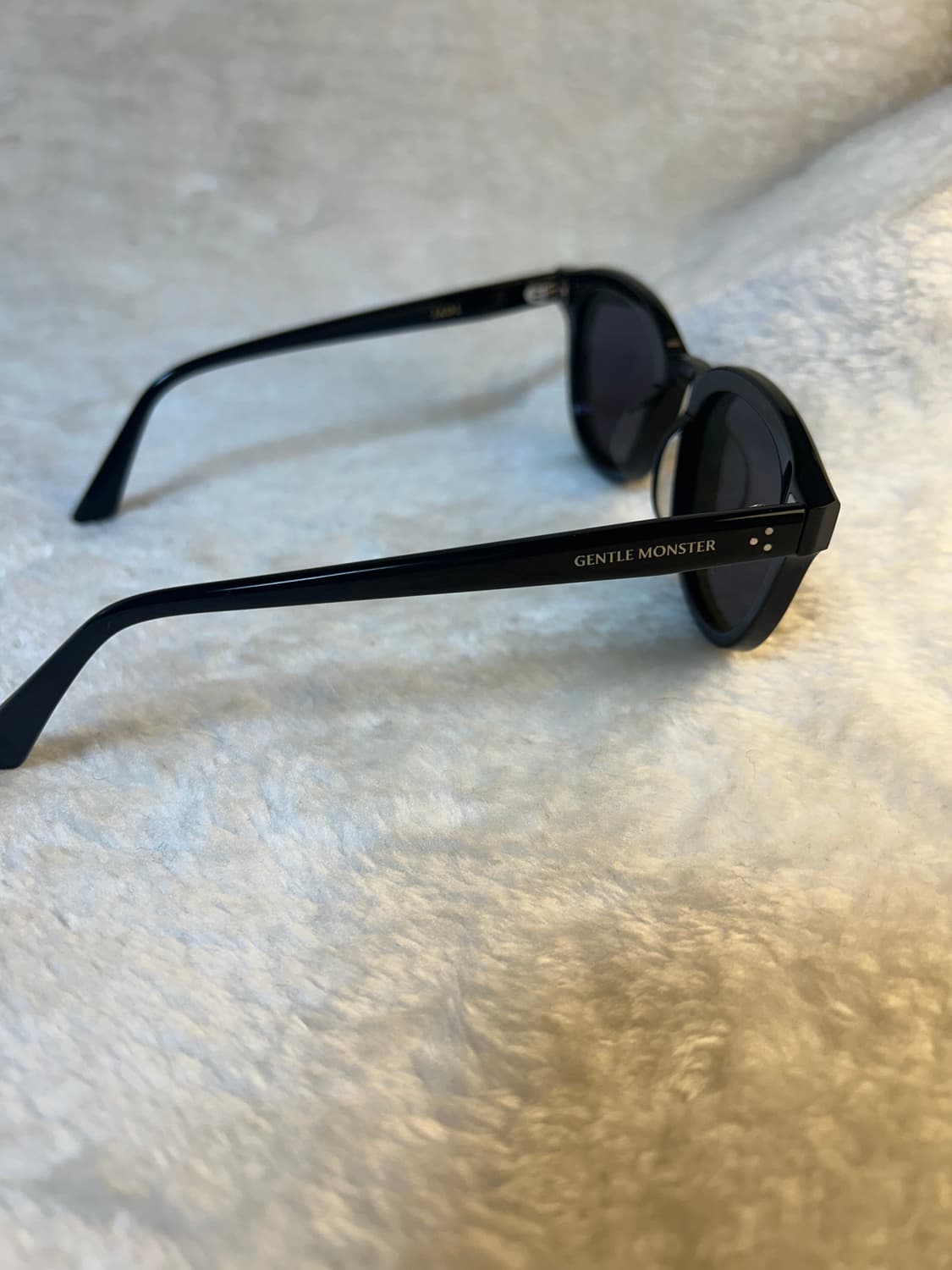 젠틀몬스터 제이드-01(블랙/블랙) 상품이미지2