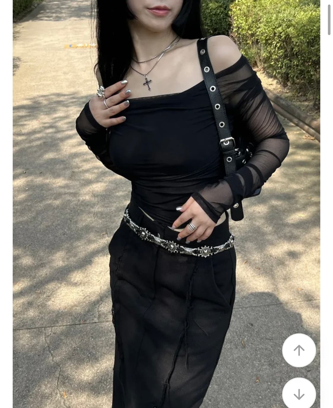 블랙 시스루 오프숄더 셔링 긴팔 티셔츠 FREE 상품이미지2