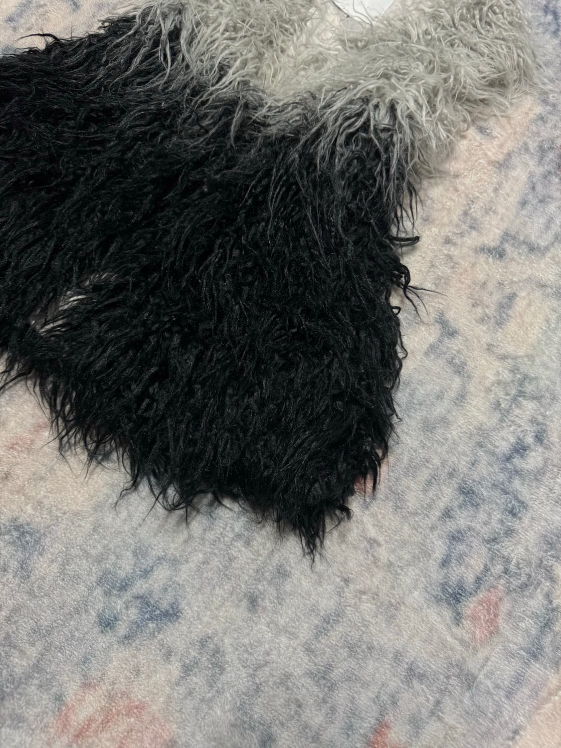 Cecil mcbee acrylic shaggy fur vest 상품이미지6