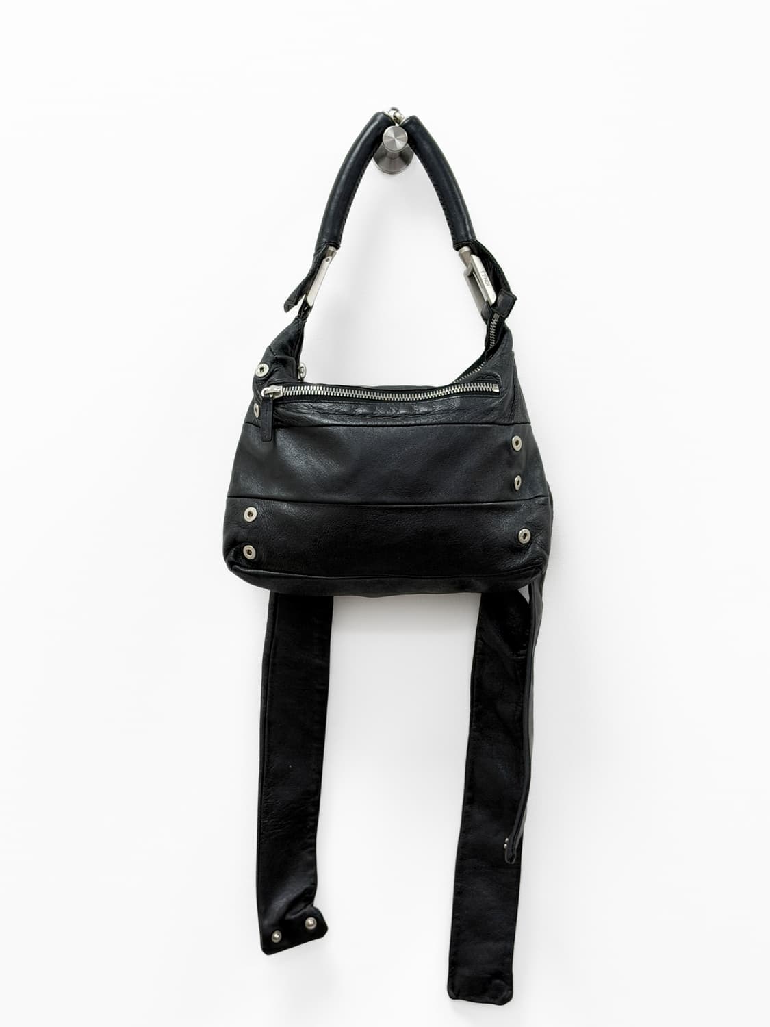 펜디 드레이프 랩 카프스킨 호보백 상품이미지4