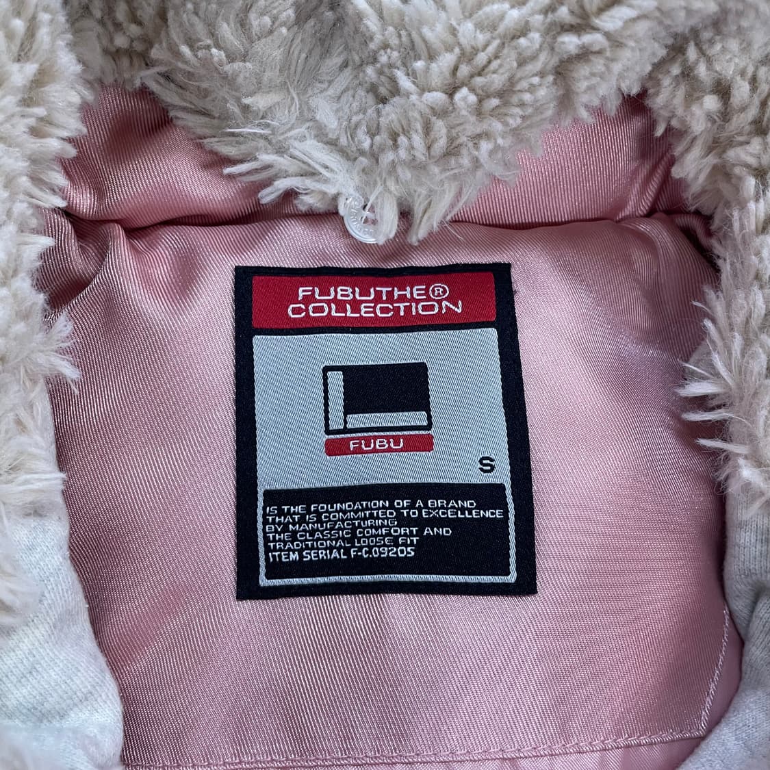 후부 스펠 로고 후드 패딩 딸기우유 상품이미지8