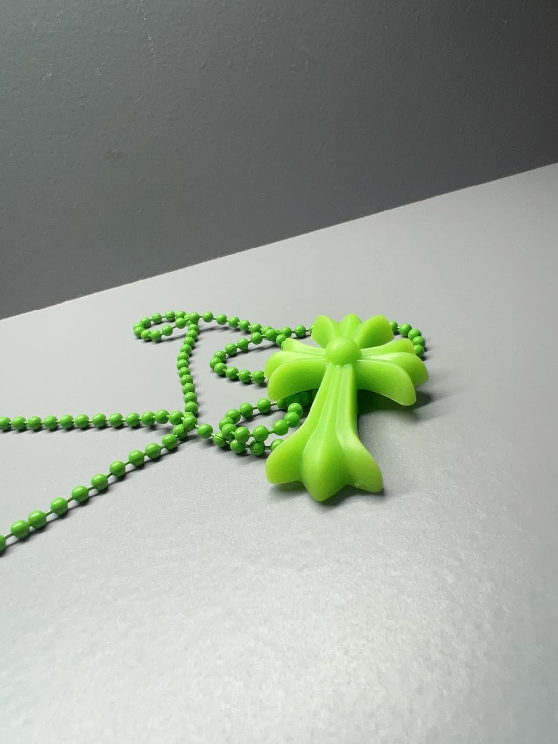 크롬하츠 실리크롬 CH 크로스 팬던트 그린 2022 상품이미지4