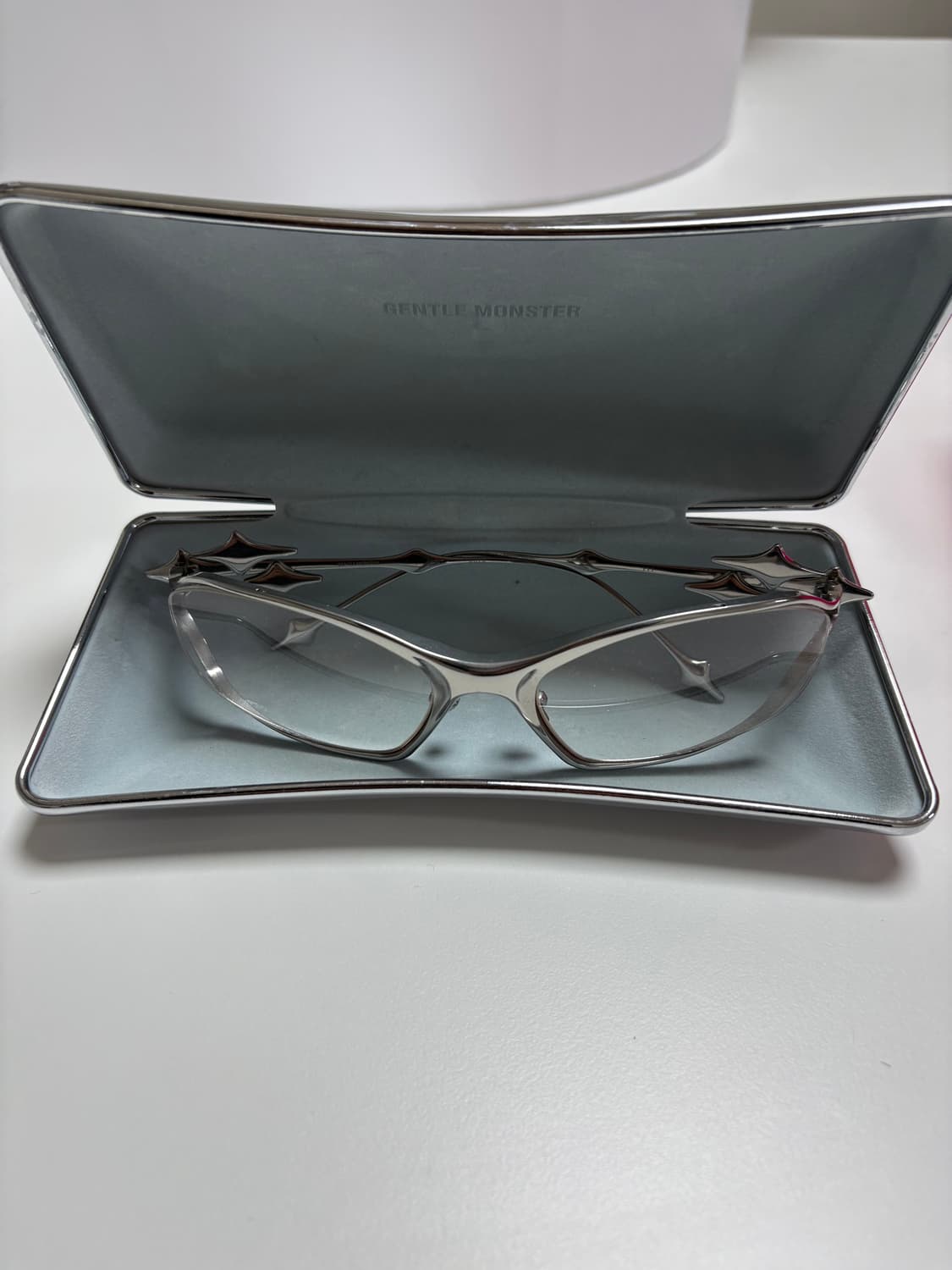 젠틀몬스터 볼드컬렉션 ytt02 상품이미지1