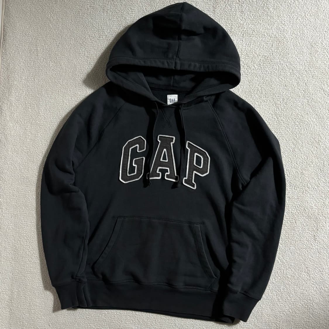 갭 GAP 차콜 빅로고 후드티 상품이미지1