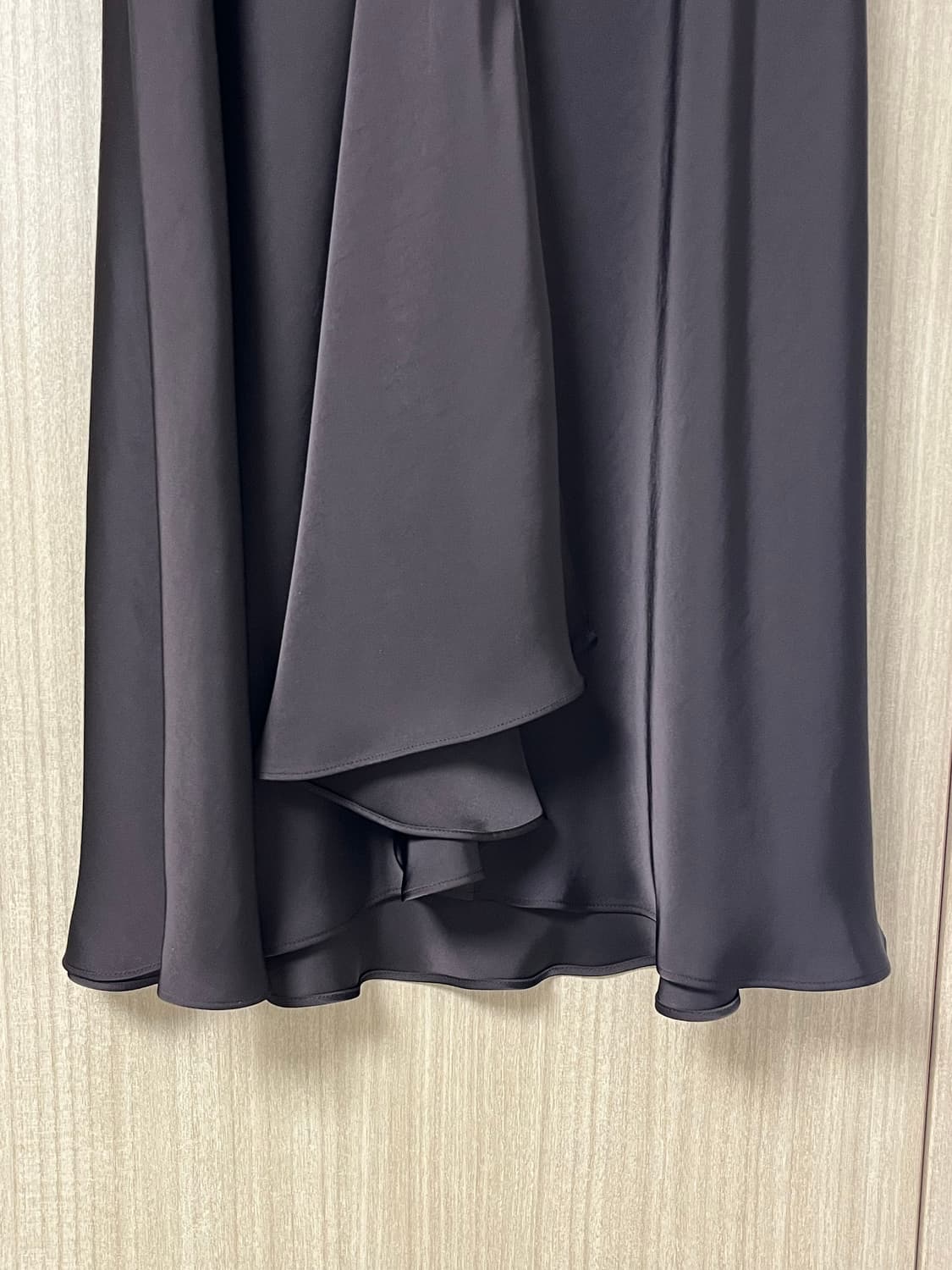 유니클로 새틴스커트 상품이미지3