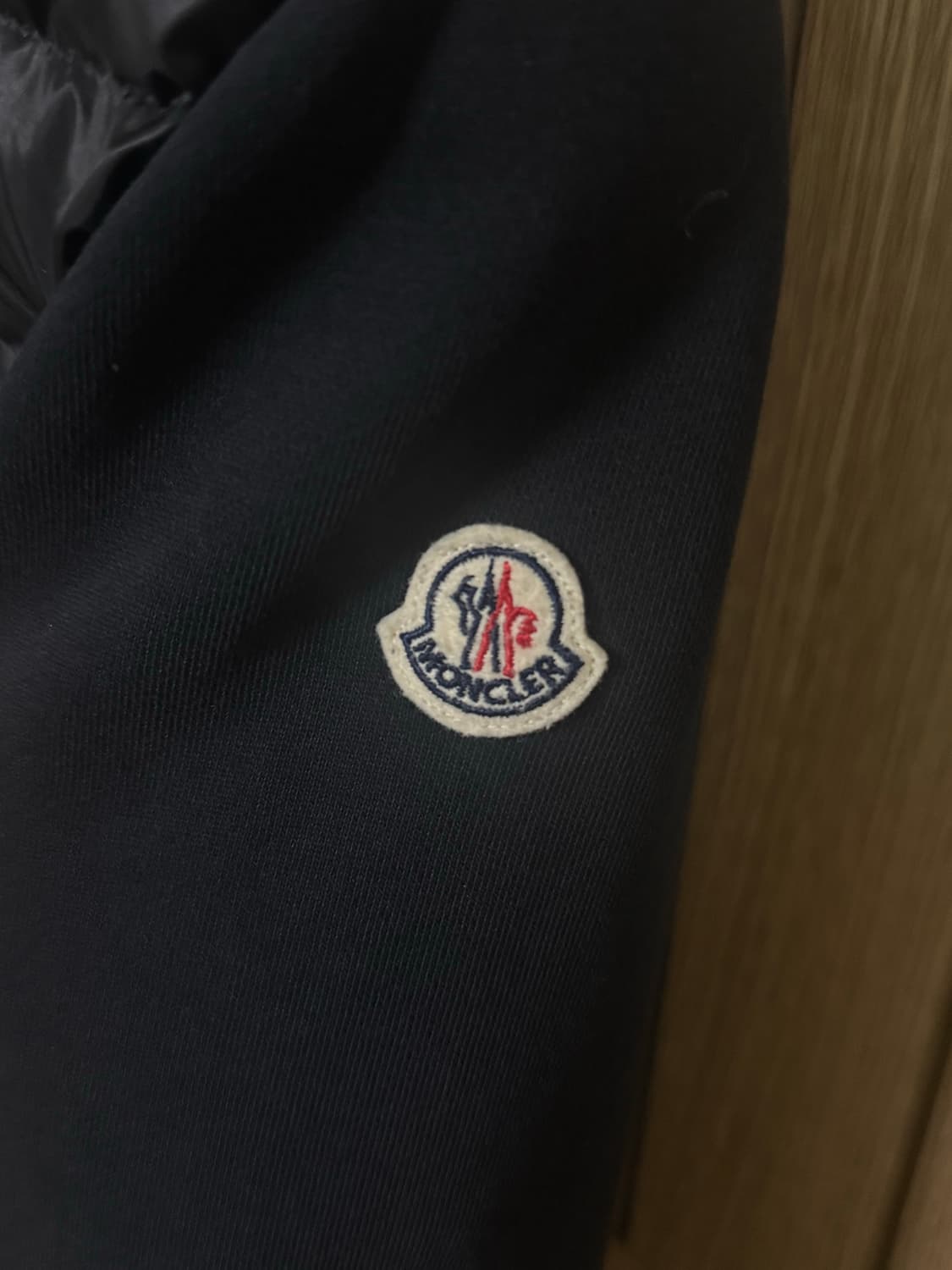 몽클레어 MAGLIA 니트패딩 블랙 상품이미지4