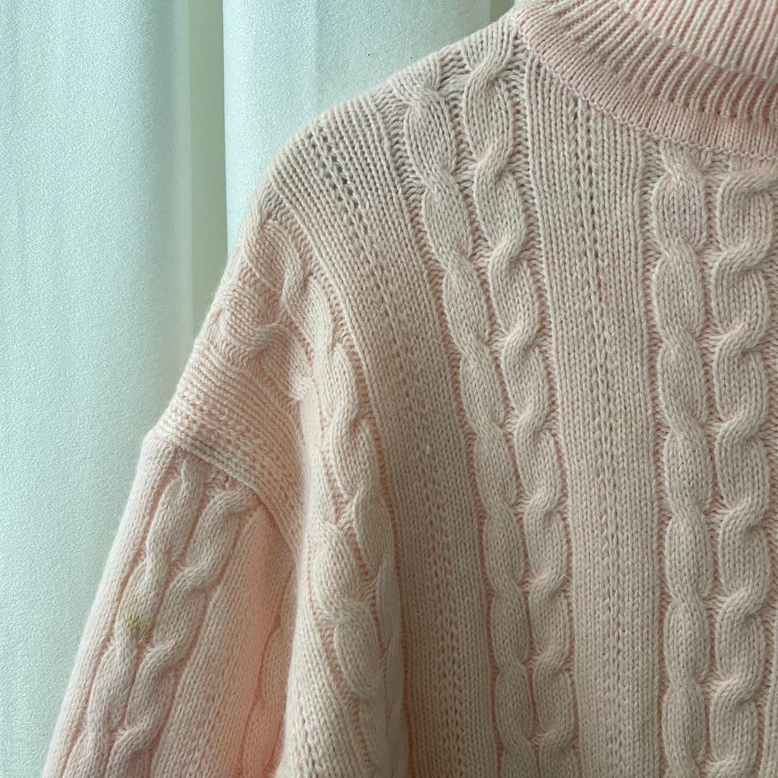 라코스테 베이비핑크 꽈배기 폴라 니트 상품이미지8