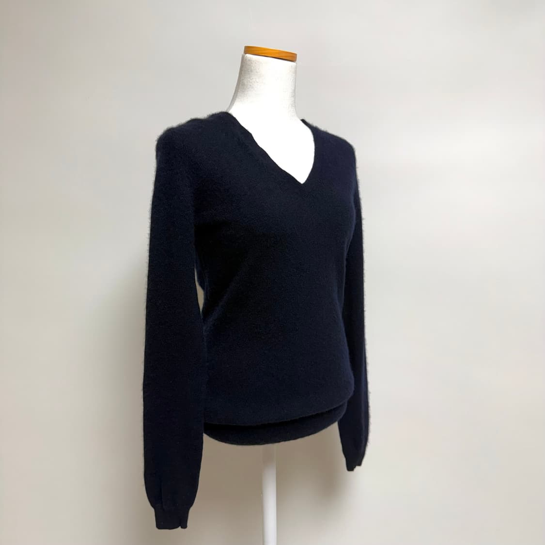 [캐시미어 100%] 유니클로 네이비 브이넥 니트 M 상품이미지3