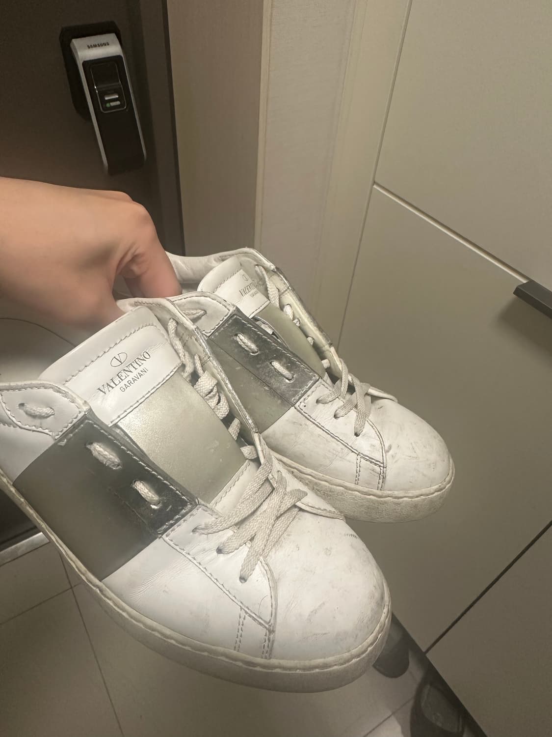 발렌티노 스니커즈 상품이미지1