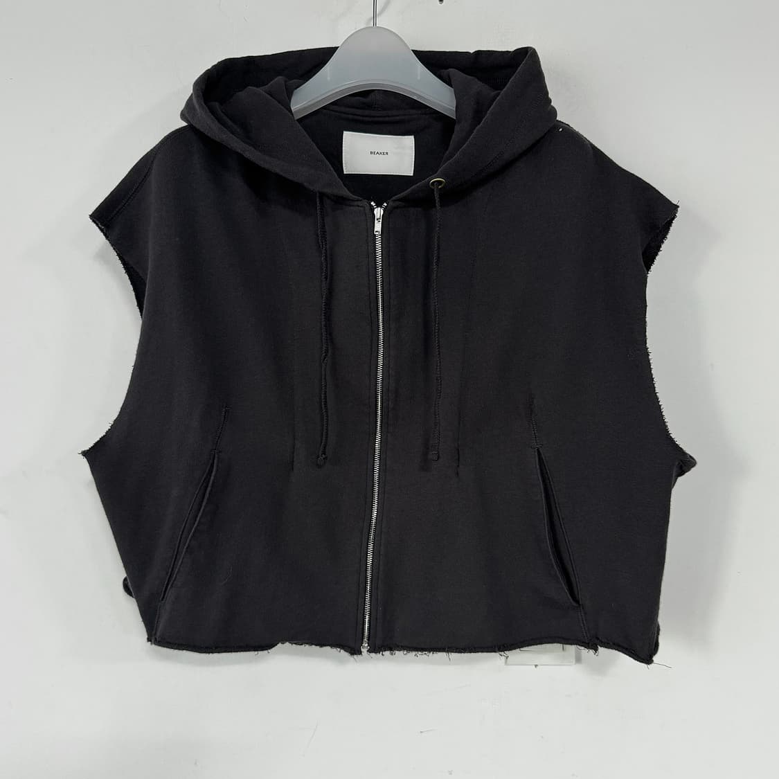 비이커 22 크롭 후드 집업 상품이미지1