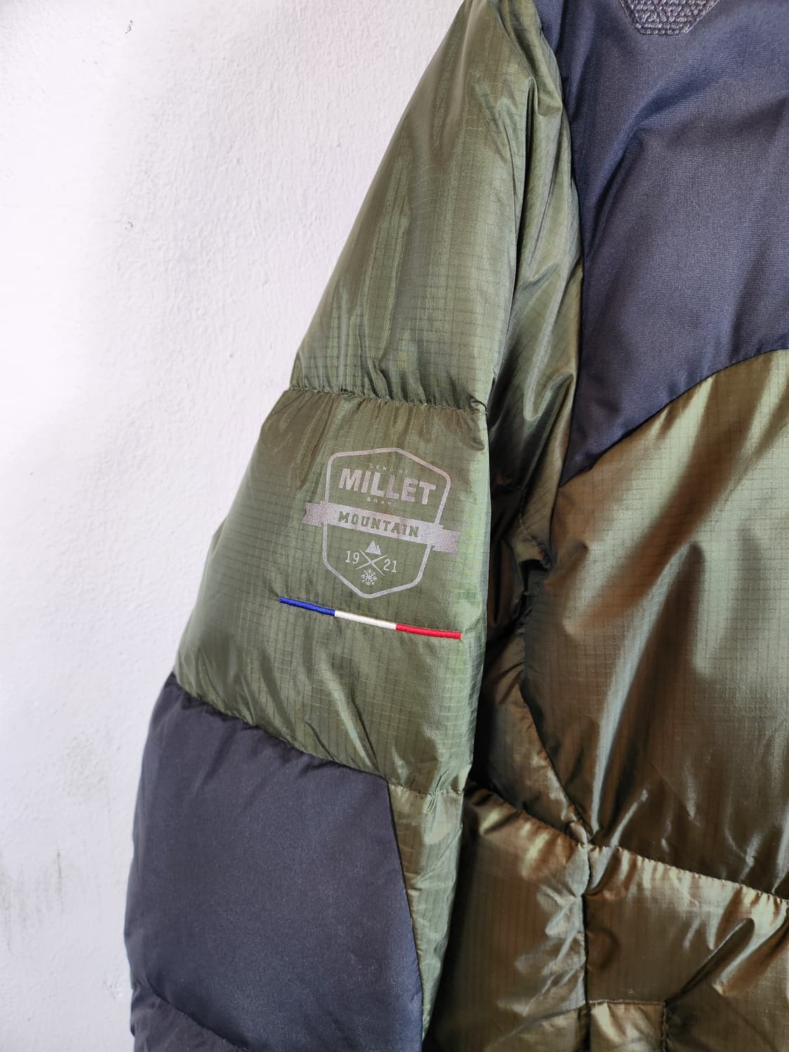 밀레 윈드스토퍼 발열구스패딩 95 M 카키 새제품급 상품이미지3