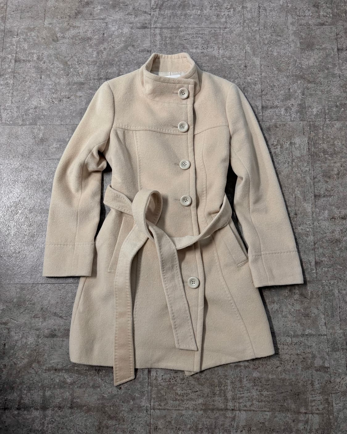 하이 넥 버튼 벨티드 코트  상품이미지5
