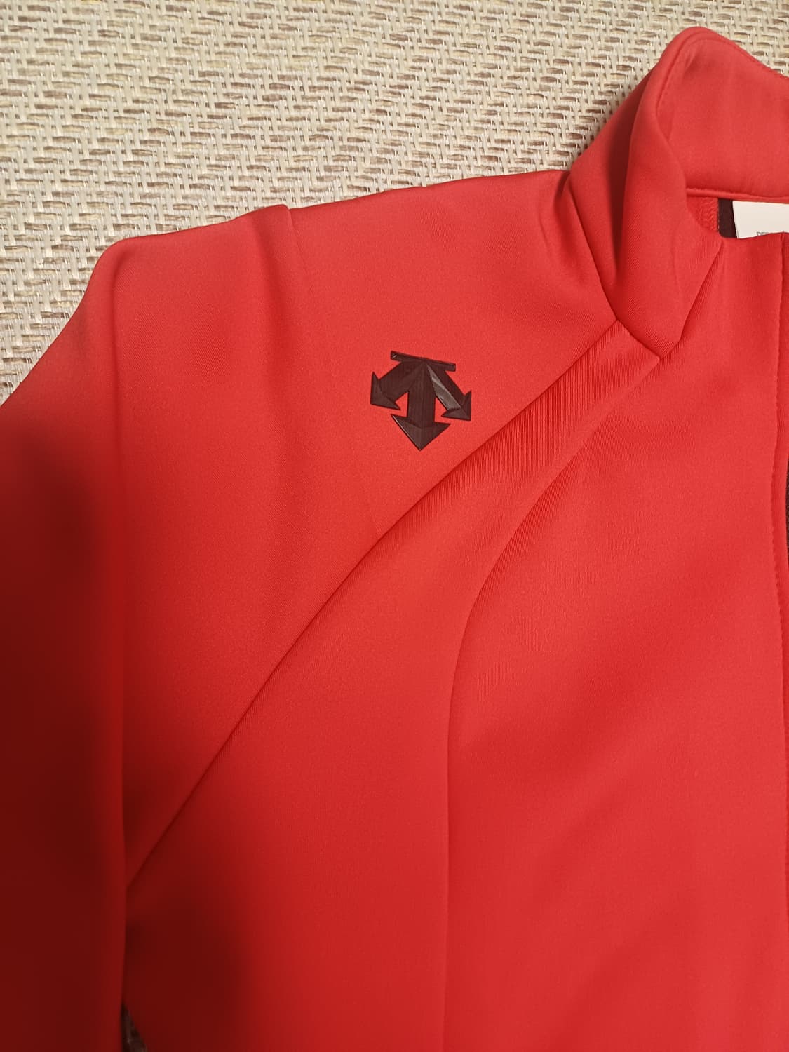 [정품] 데상트 여성용 윈터 러닝 기모 자켓 (90/M) - 상태 최상 상품이미지2