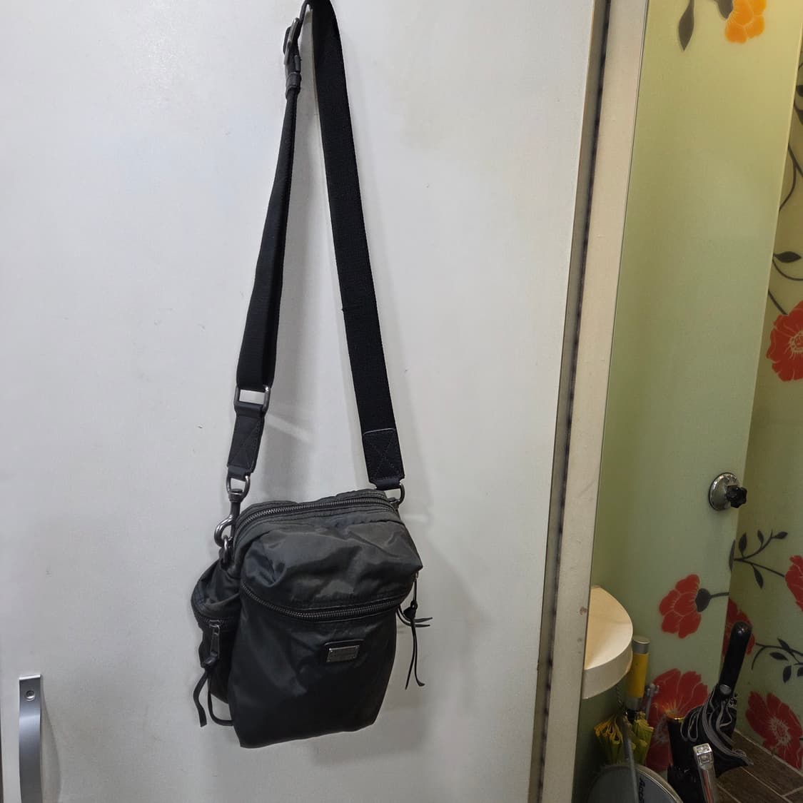 돌체앤가바나 플레이트 크로스백 상품이미지3