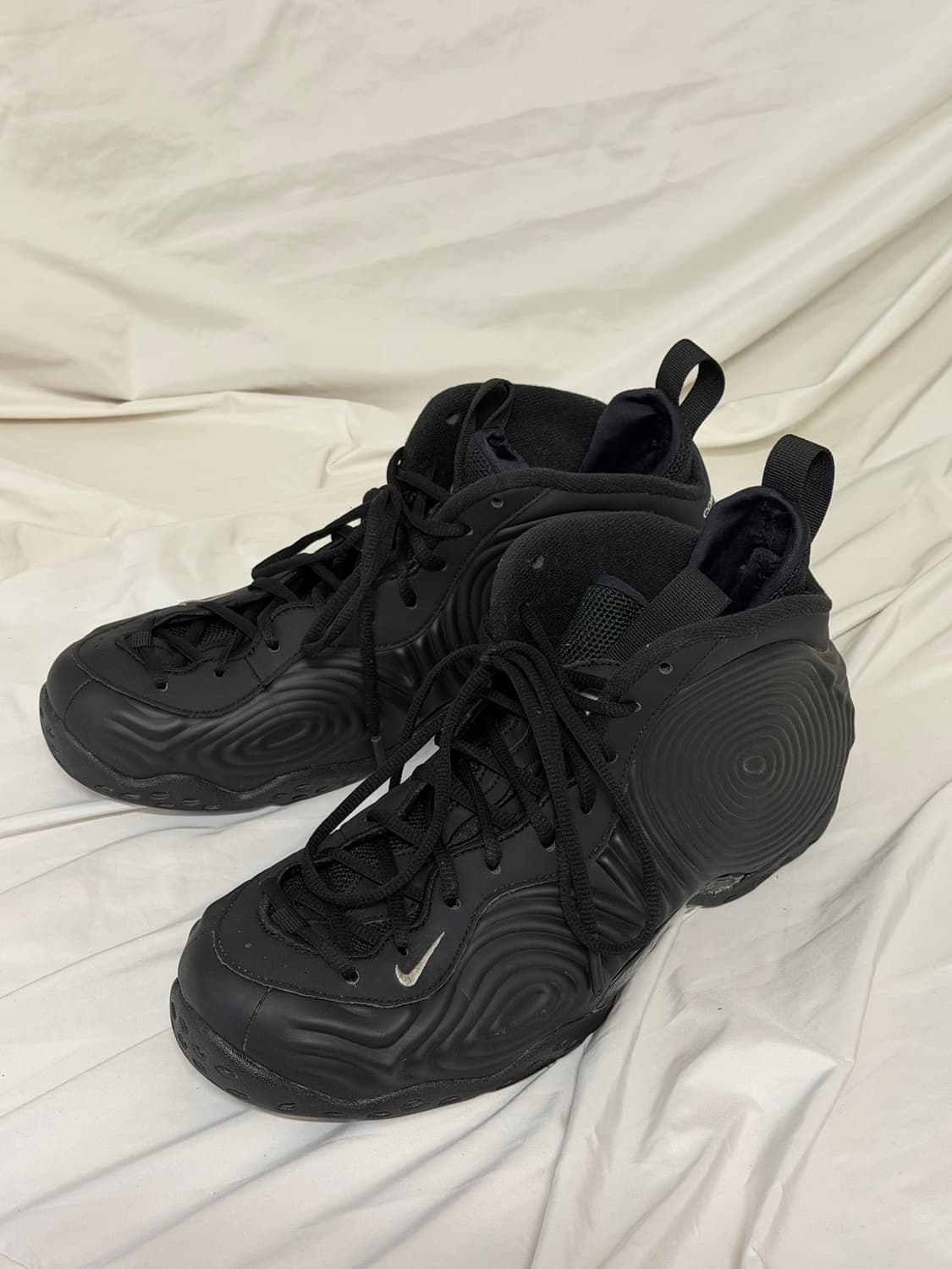 나이키 x 꼼데가르송 옴므 플러스 에어 폼포짓 원 블랙 상품이미지1