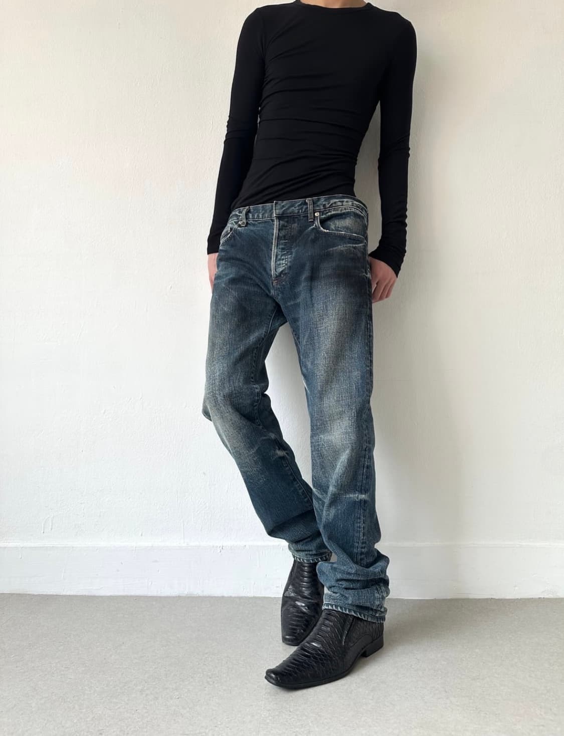 예약)디올 옴므 10AW Fuel to fire 더티 워싱진 상품이미지7