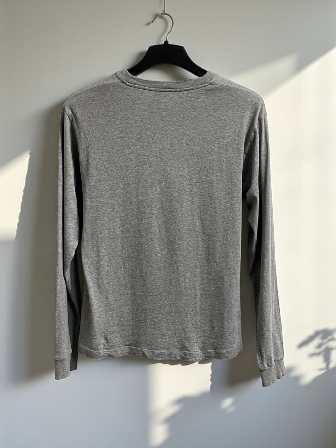 아크네 스튜디오 롱슬리브 티셔츠 상품이미지4