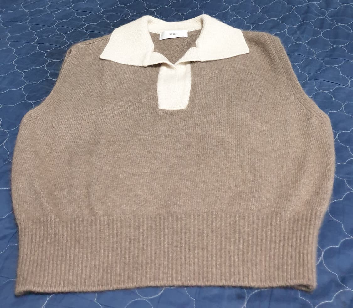 MU:i 카라 니트 베스트 브라운 (M) 상품이미지1