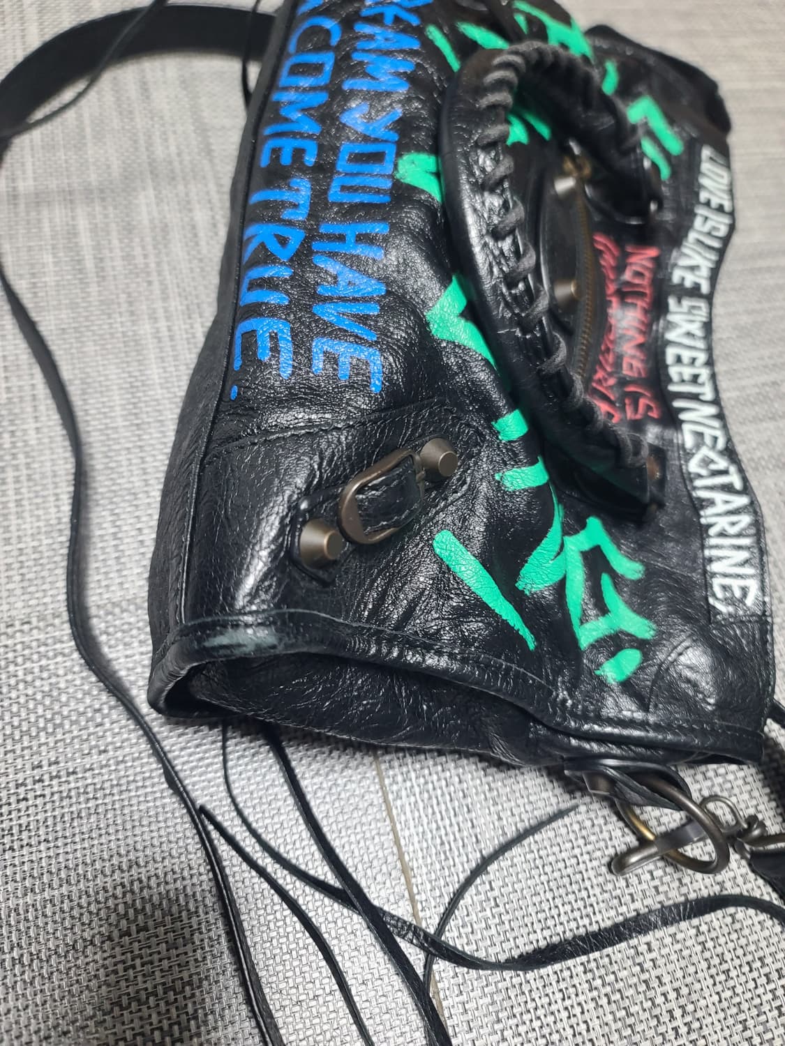 발렌시아가 그래피티 모터백 스몰 블랙 크로스백 토트백 상품이미지2