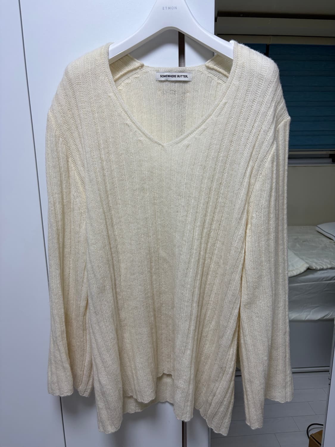 썸웨어버터 veggie v neck knit 아이보리 상품이미지2