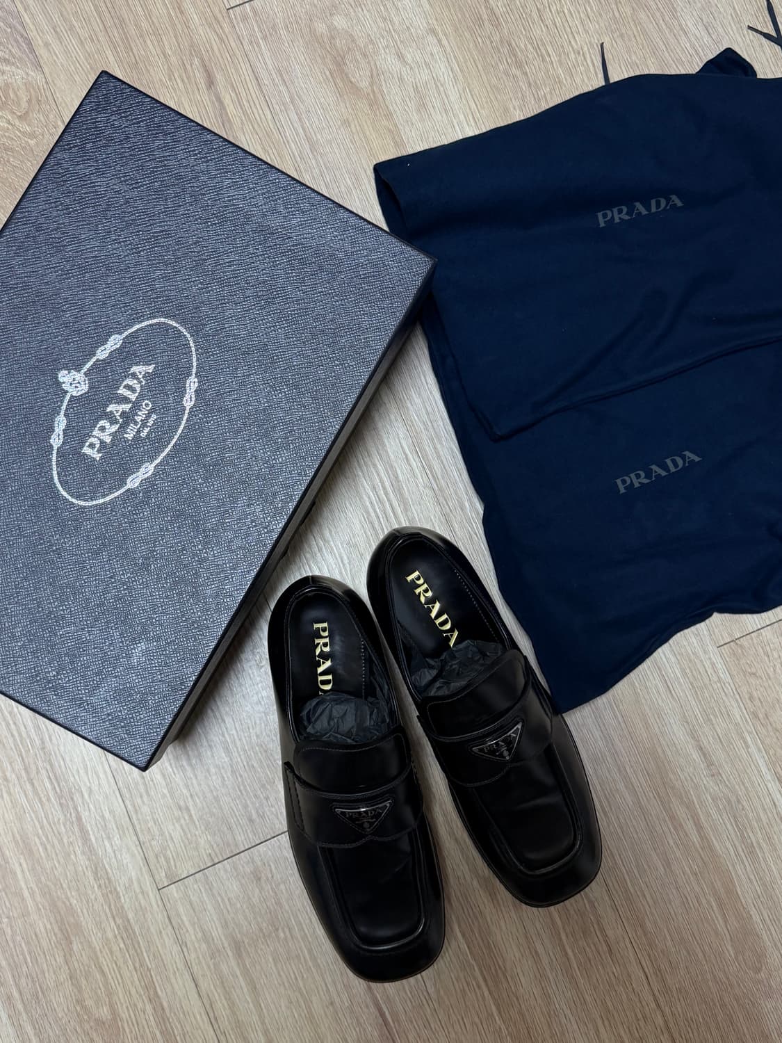 PRADA 프라다 브러시드 삼각로고 로퍼 250 상품이미지1