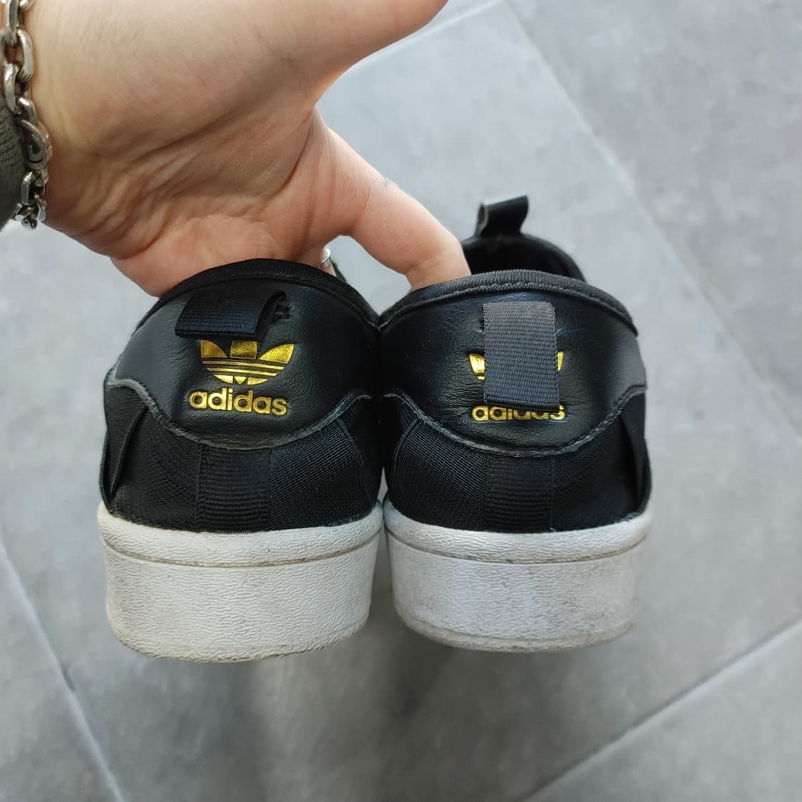 260 아디다스 남성 블랙 오리지널 슈퍼스타 슬립온 운동화 상품이미지4
