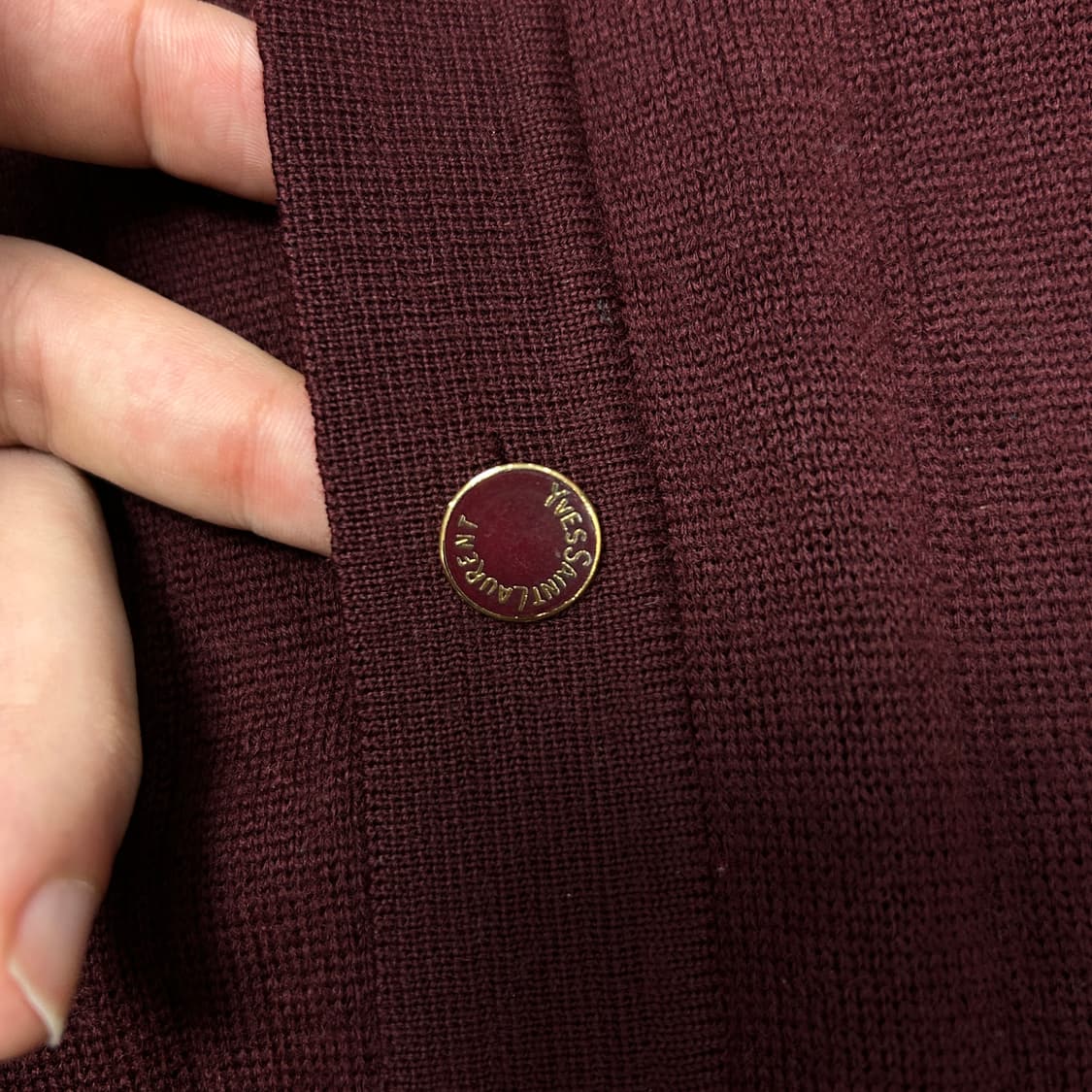 입생로랑 버건디 울 금장 가디건(105) 상품이미지5