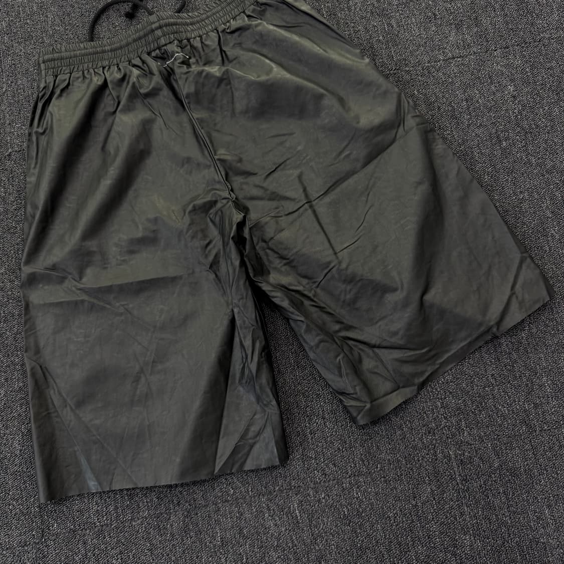 MM6 메종마르지엘라 오버사이즈 레더 쇼츠  상품이미지6