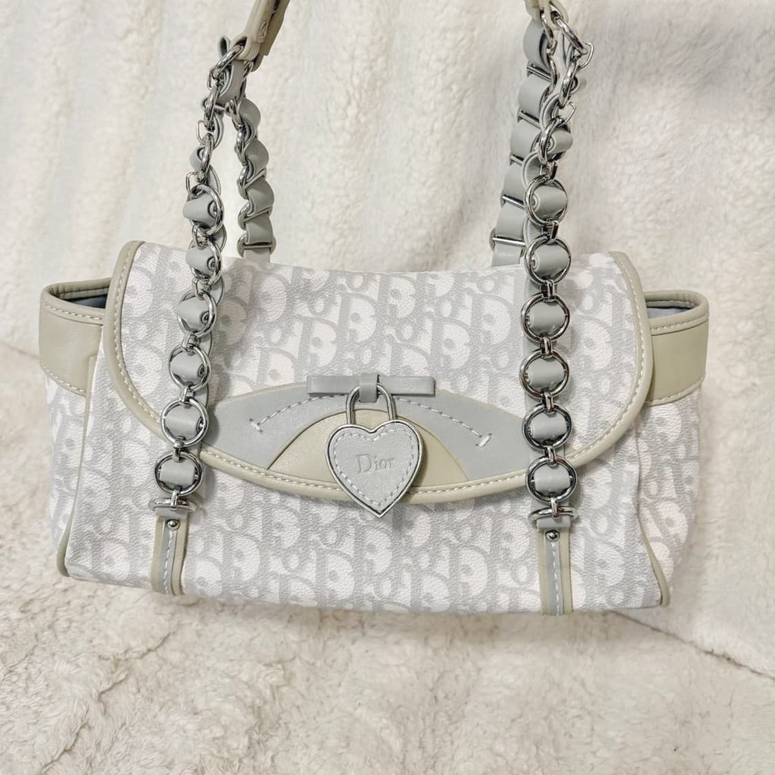 디올 로맨틱 하트백 그레이 상품이미지2