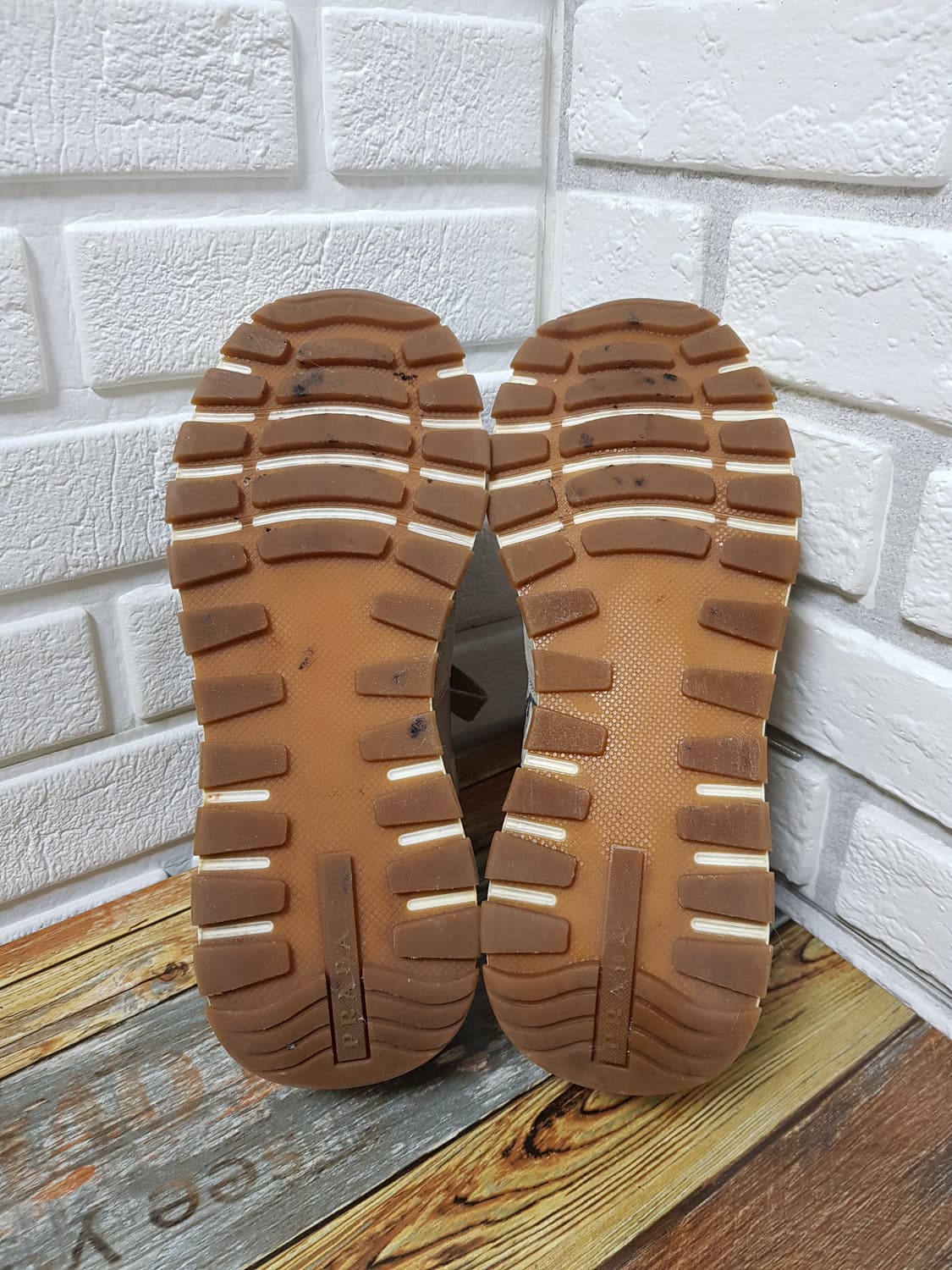 [7/260/정품] 프라다 카모 스웨이드 스니커즈 상품이미지10