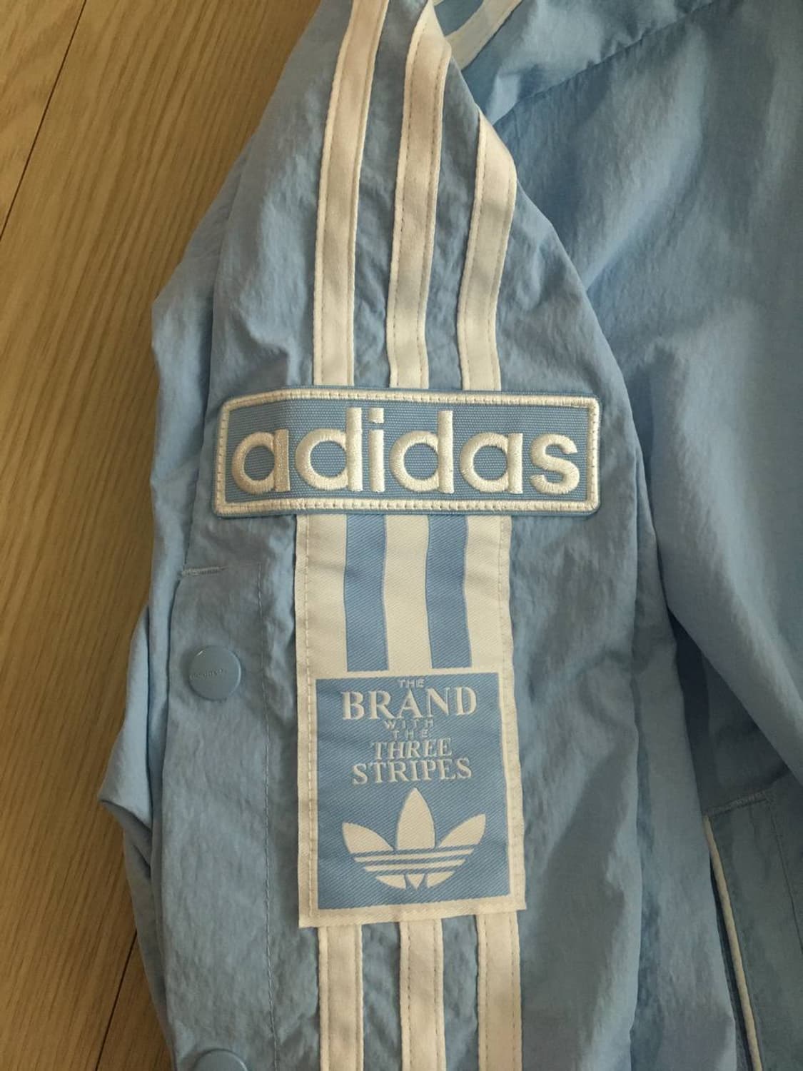 아디다스 시나모롤 윈드브레이크 바람막이 후드 핀터깔 스카이블루 상품이미지4