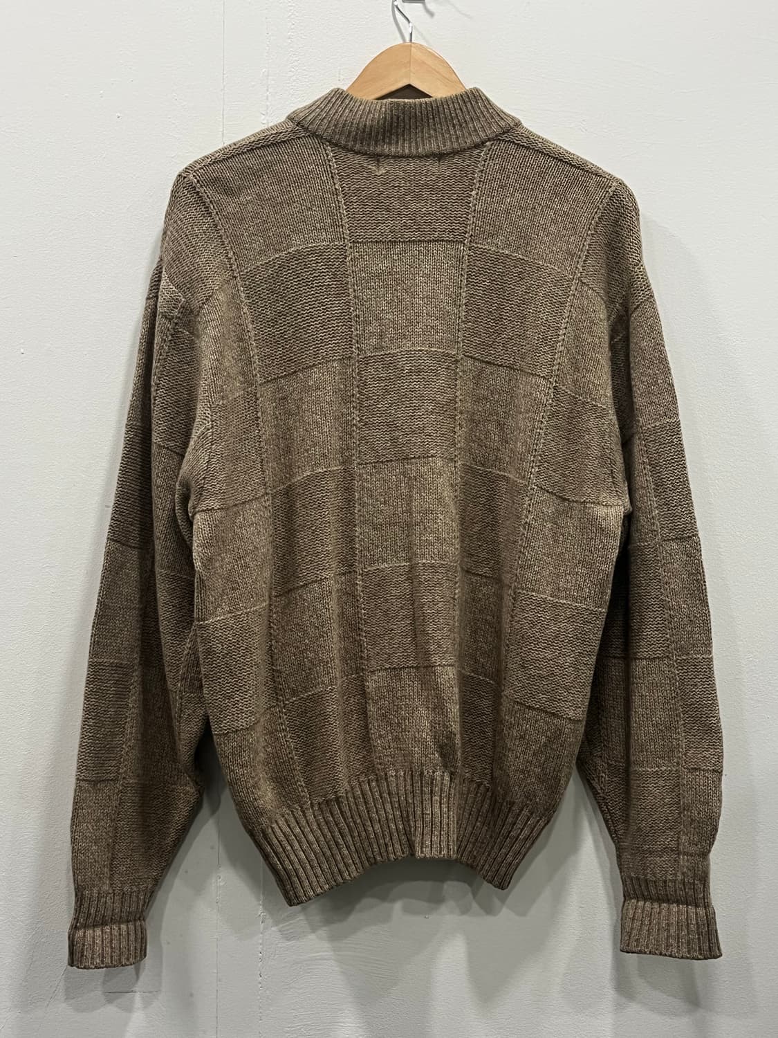 입생로랑 울 100% 자수로고 버튼 니트 L 상품이미지3