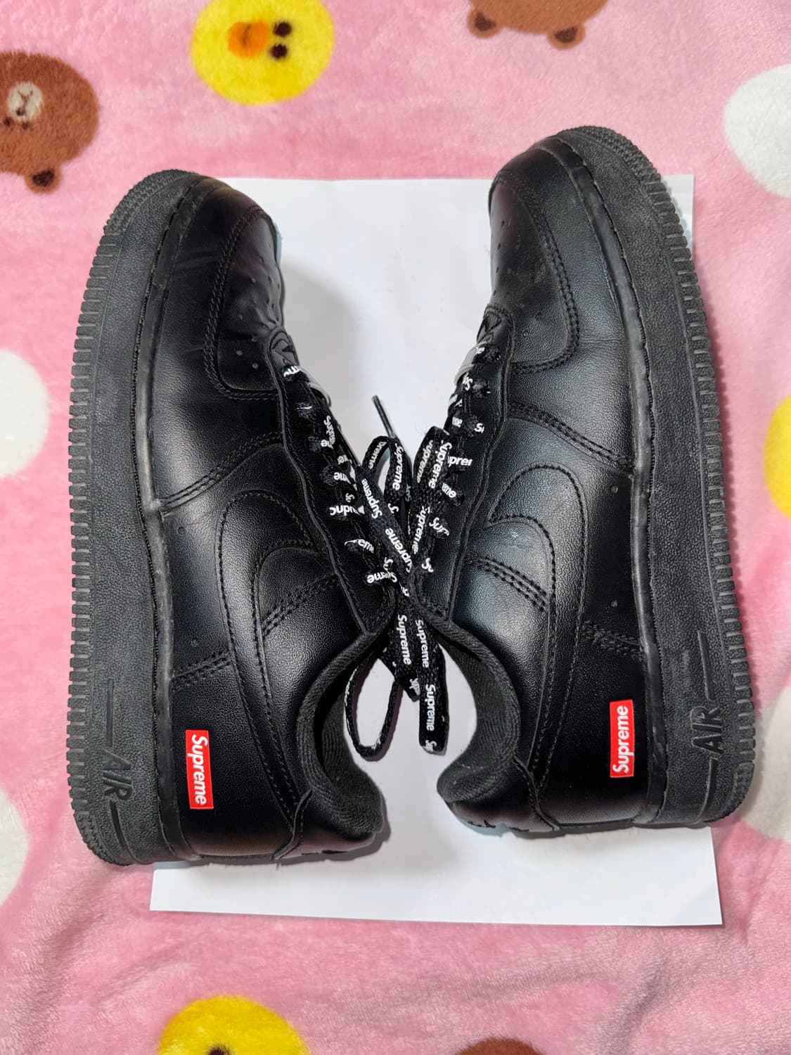 나이키 슈프림 에어포스 1 로우 블랙 230 사이즈판매합니다! 상품이미지1