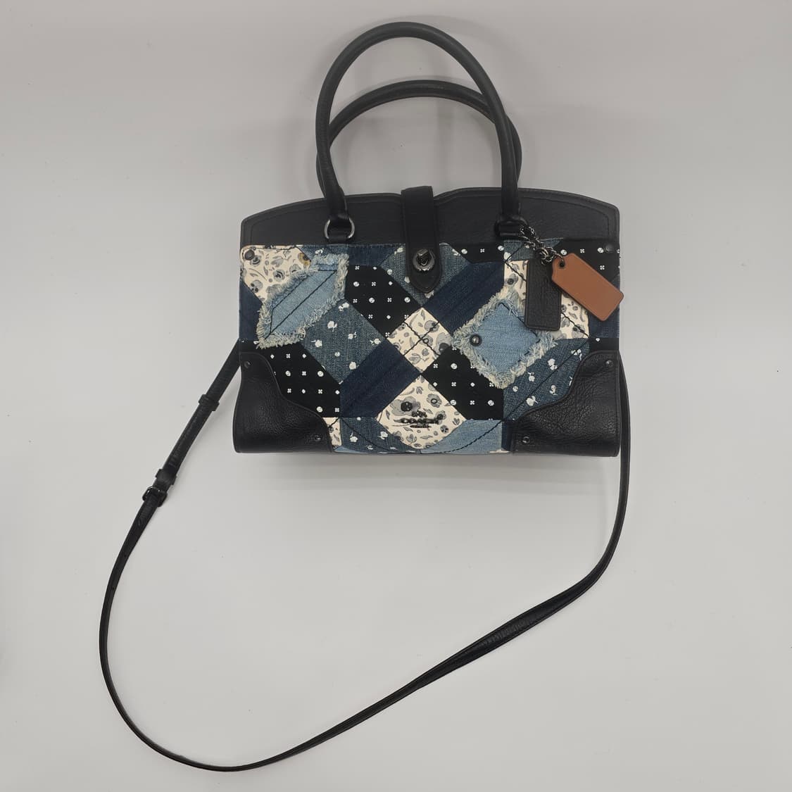 COACH 뉴욕 데님 패치워크 토트백 상품이미지1