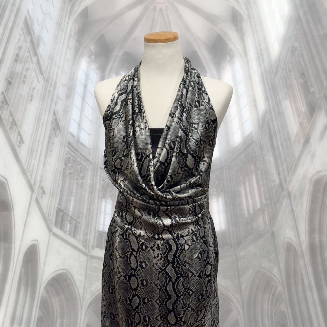 실버 파이톤 뱀피 홀터넥 새틴 드레스 오네갸루 파티룩 상품이미지4