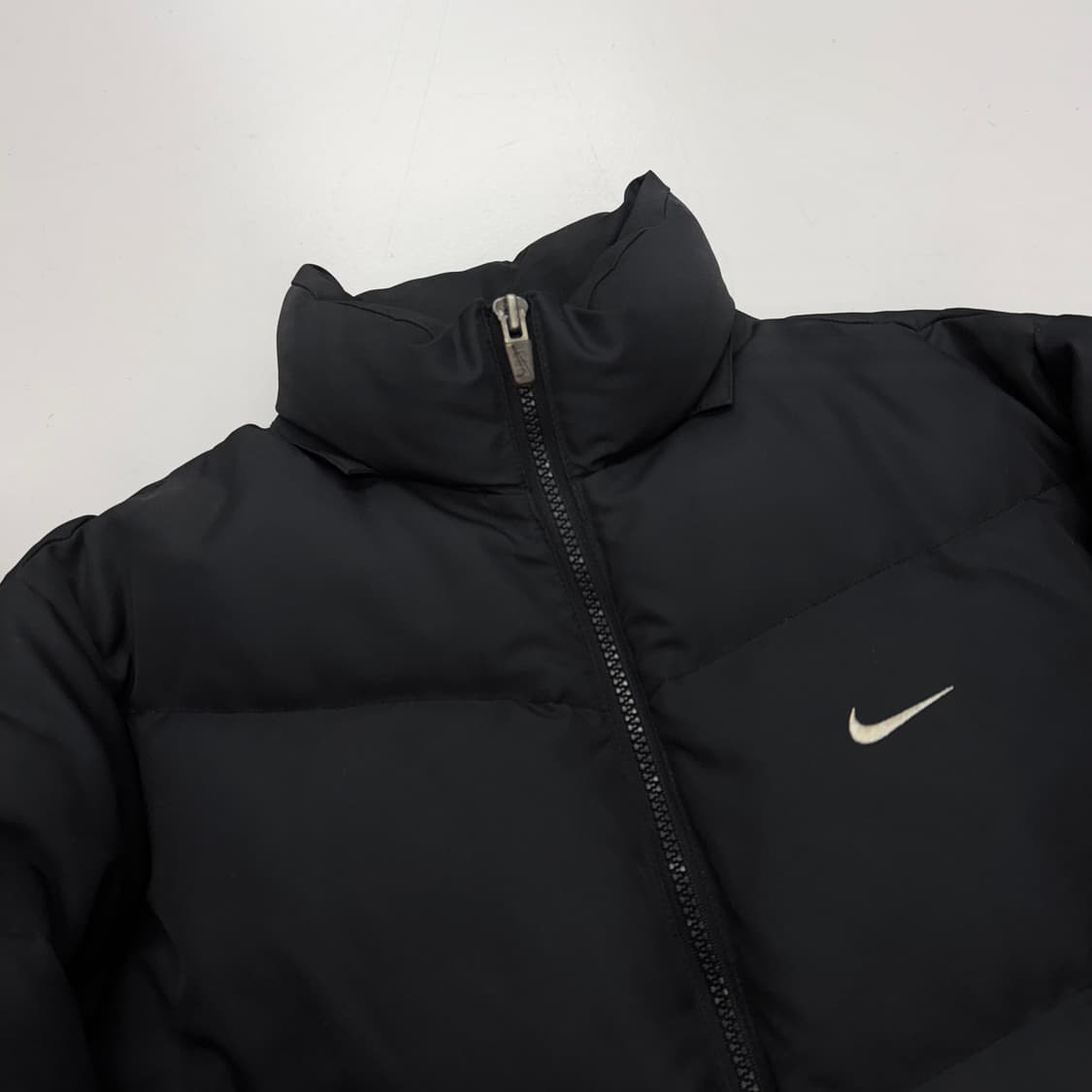 나이키 00s 스우시 뉴챔프 패딩 블랙 상품이미지3