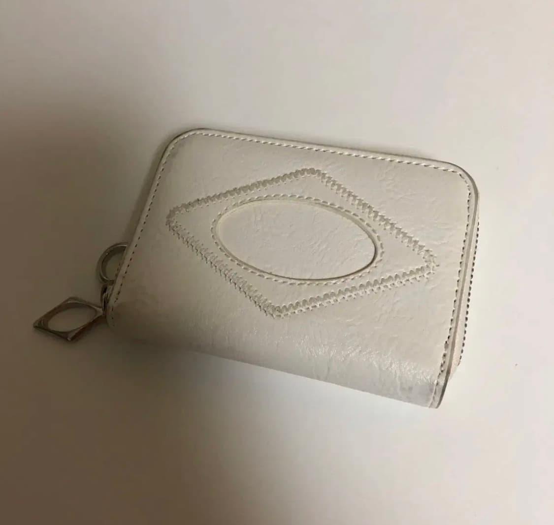 미스치프 롬버스 집 어라운드 화이트 지갑 상품이미지1