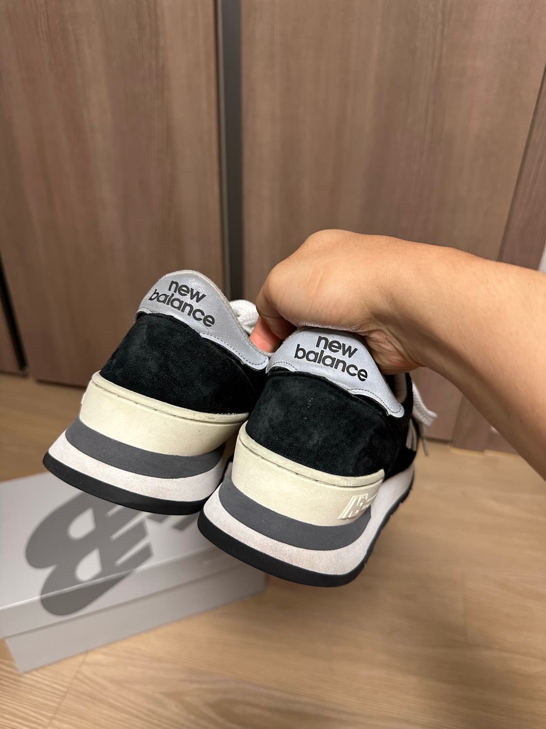 뉴발란스 990v1 블랙 265사이즈 상품이미지3