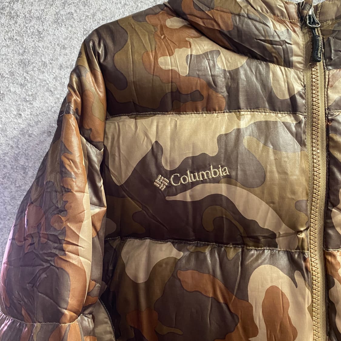 컬럼비아 카모플라주 패턴의 후디드 푸퍼 패딩 B3909 상품이미지3