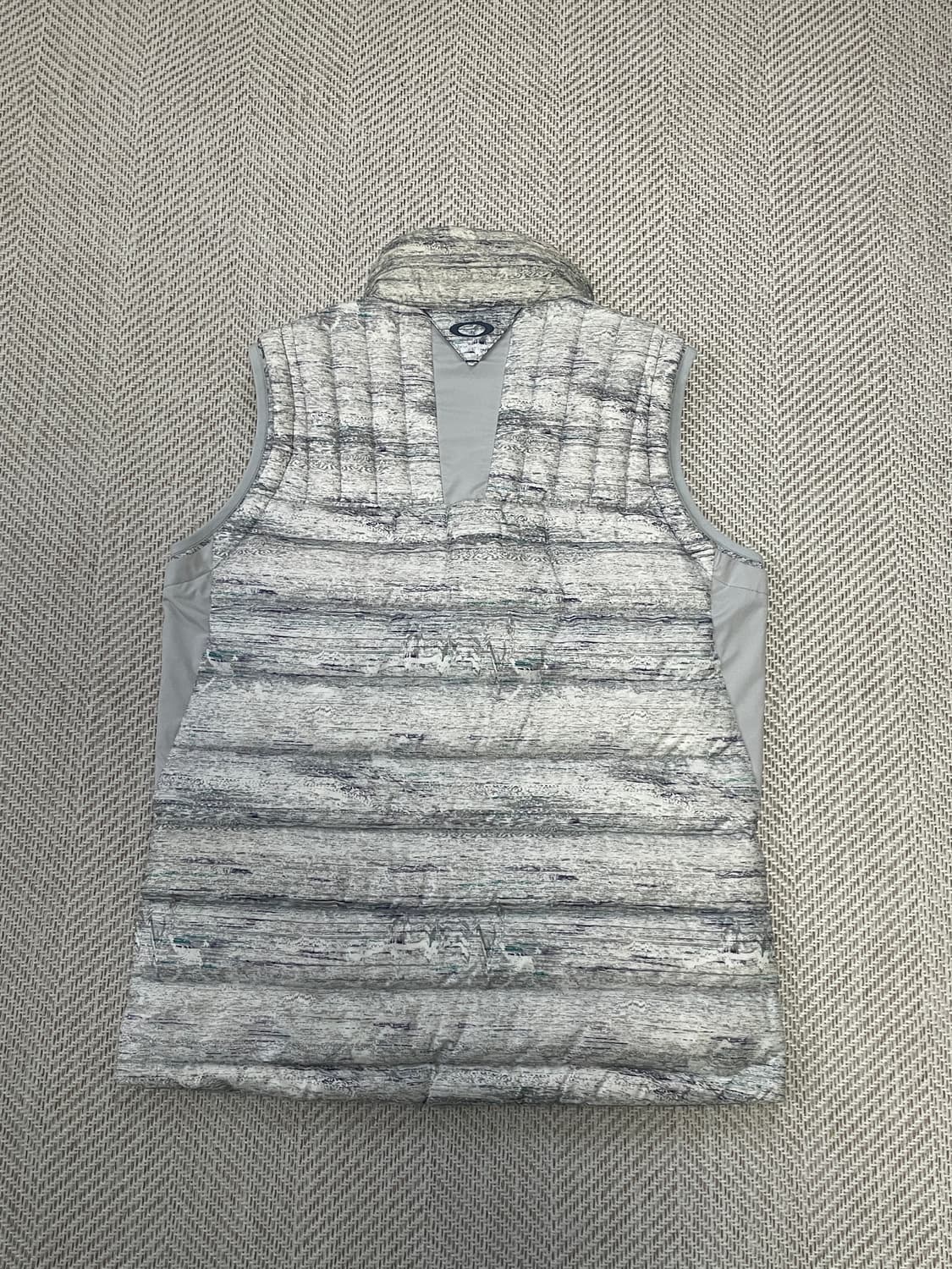 16fw 오클리 브러시 스트로크 패턴 패딩 베스트 J03581 상품이미지7