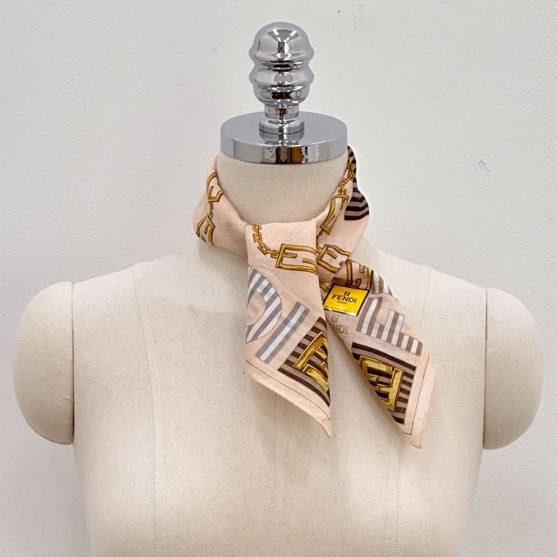 (새상품) fendi / 펜디 쁘띠스카프 손수건 상품이미지7