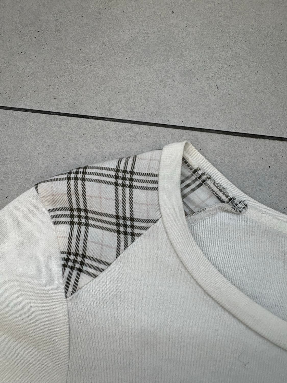 [ 38 ] 버버리 블루 라벨 숄더체크 티셔츠 상품이미지4