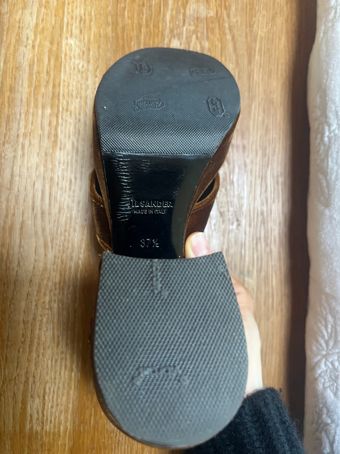 질샌더 벨벳 플랫폼 샌들 상품이미지6