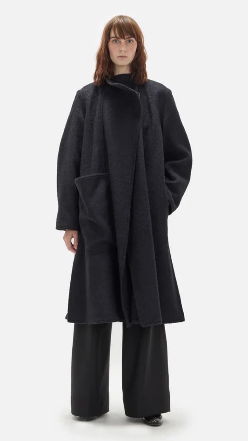 르메르 울 랩오버 블랙 LEMAIRE Wool Wrapover Coat 상품이미지1