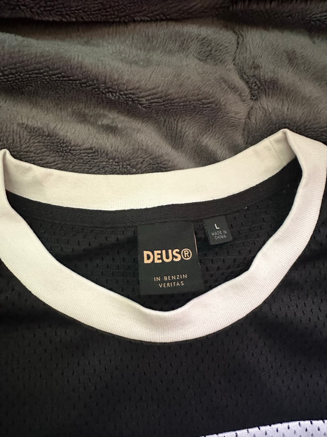 데우스 매쉬 롱슬리브 블랙 상품이미지2