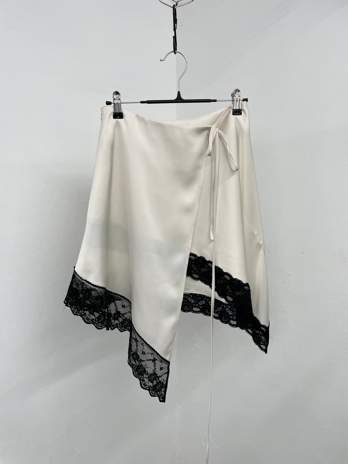 새틴 레이스 언발 스커트 *택 상품이미지2